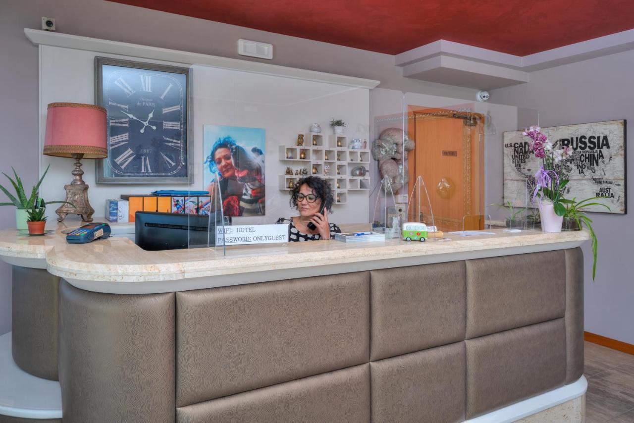 Hotel Eden トッリ・デル・ベーナコ エクステリア 写真